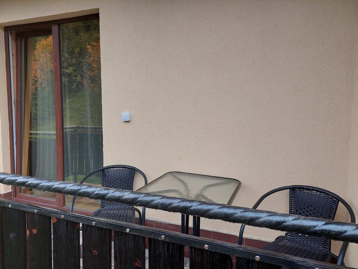 Коло Гір Hotel Kolochava Eksteriør billede