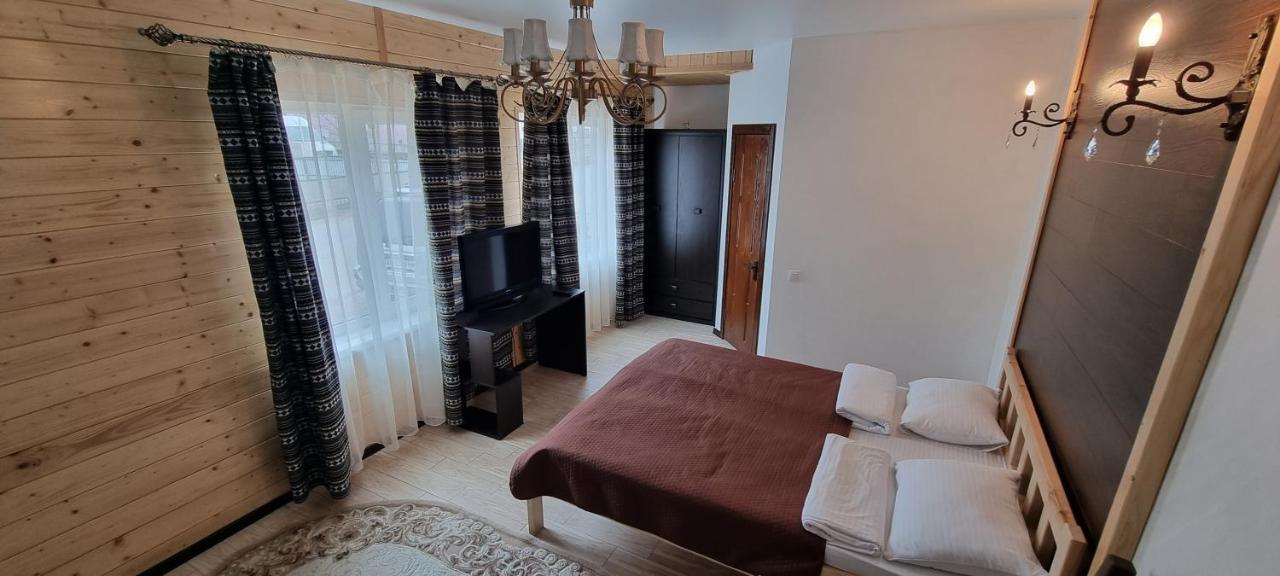 Коло Гір Hotel Kolochava Eksteriør billede