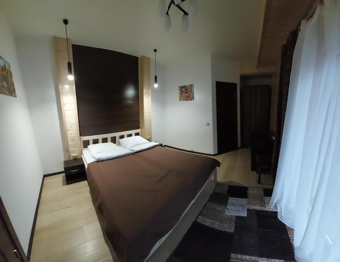 Коло Гір Hotel Kolochava Eksteriør billede