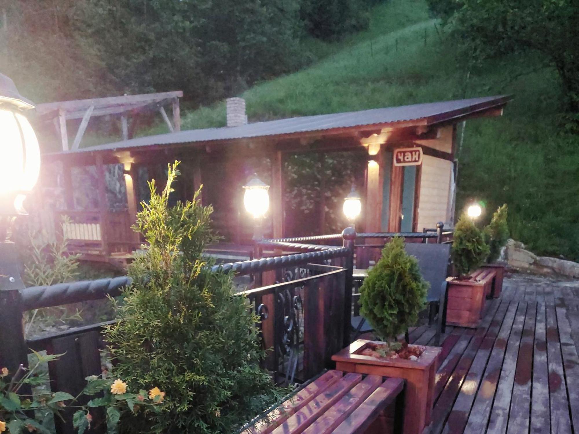 Коло Гір Hotel Kolochava Eksteriør billede
