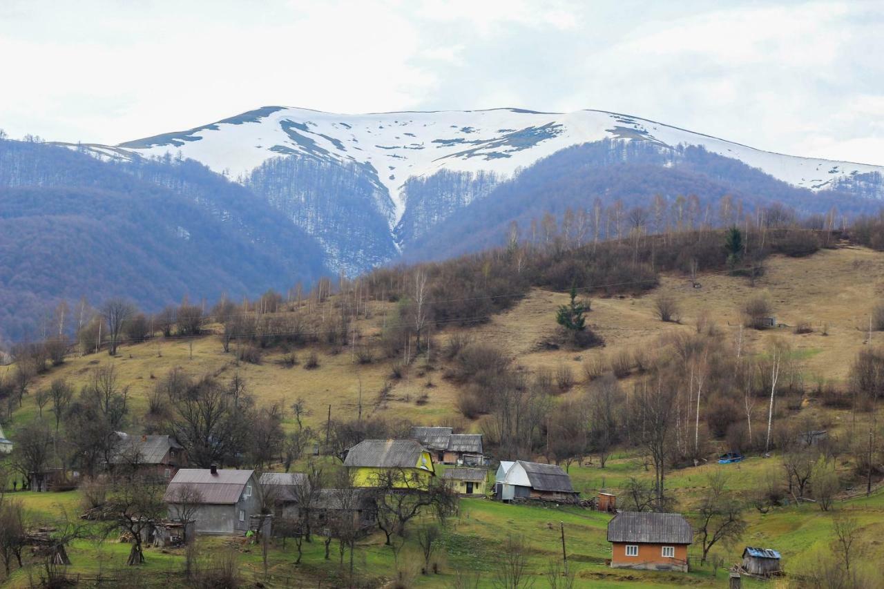 Коло Гір Hotel Kolochava Eksteriør billede