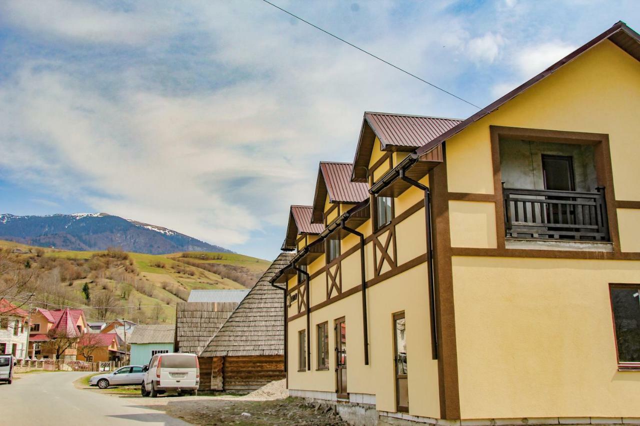Коло Гір Hotel Kolochava Eksteriør billede