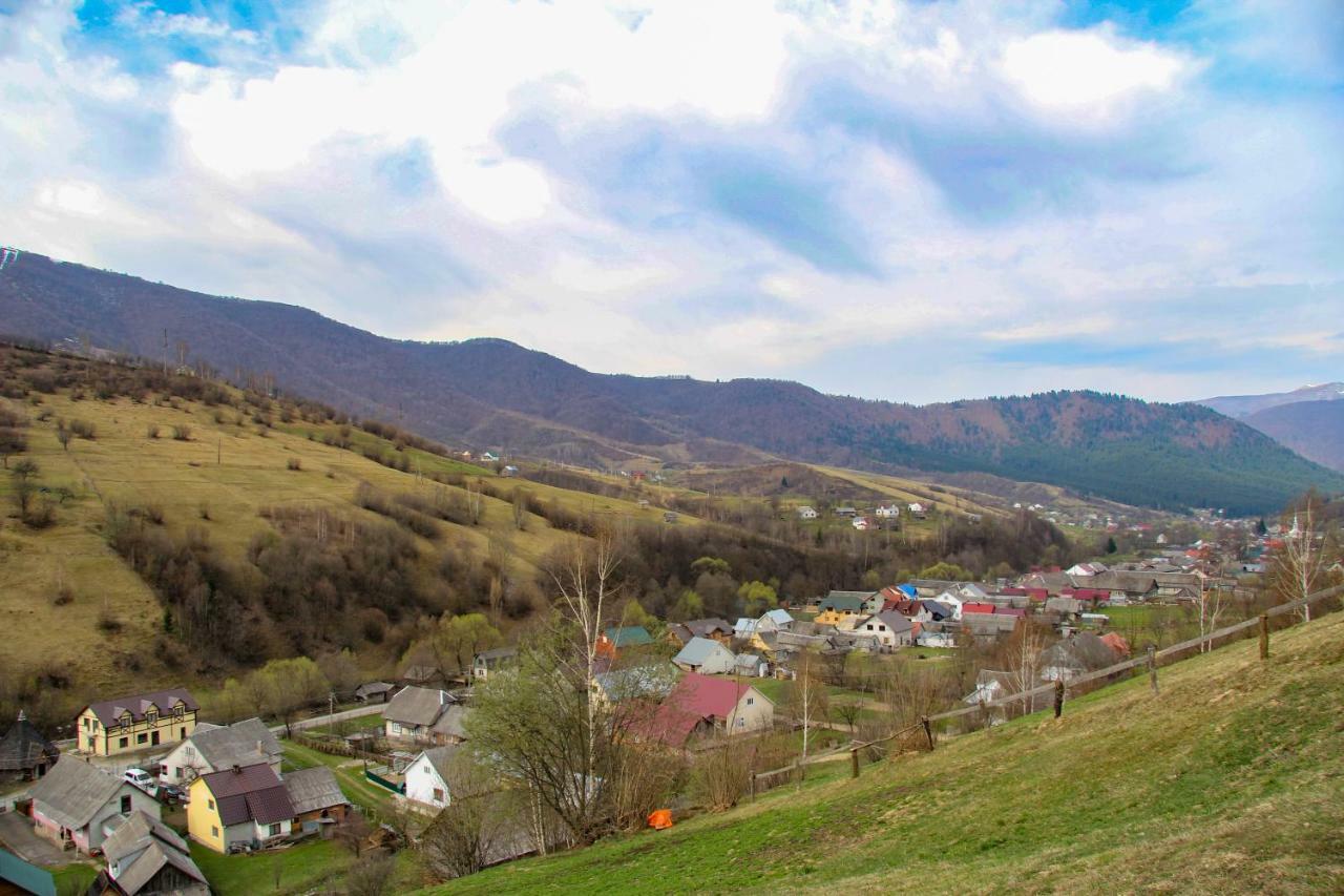 Коло Гір Hotel Kolochava Eksteriør billede
