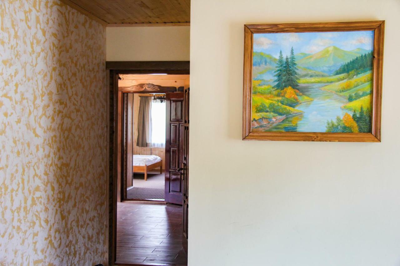 Коло Гір Hotel Kolochava Eksteriør billede