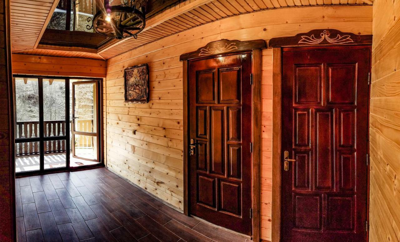 Коло Гір Hotel Kolochava Eksteriør billede