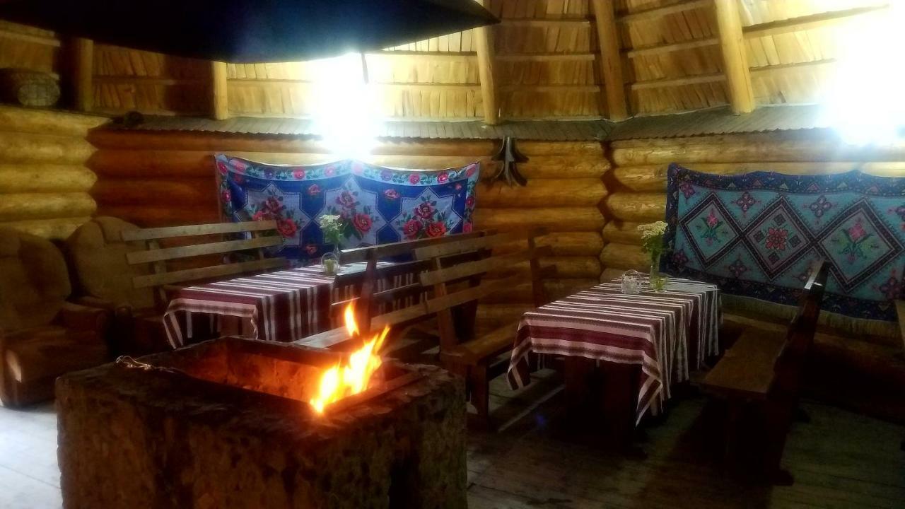 Коло Гір Hotel Kolochava Eksteriør billede